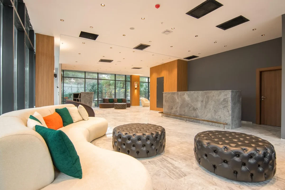 Lobby-SH-14-1920w